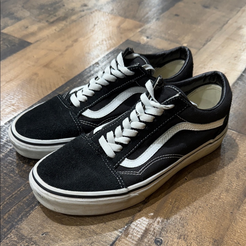 Vans Men's Classic Black and White Sneakers